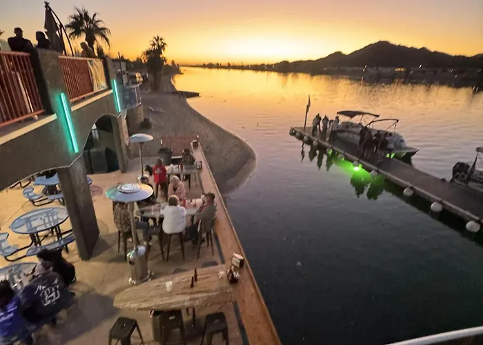 Holiday home Rockstar | Private Hot Tub | Deluxe River Views At Roadrunner