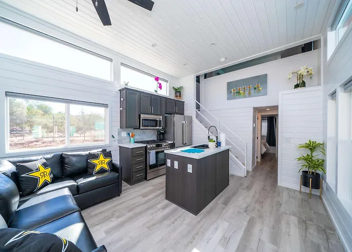 Holiday home Rockstar | Private Hot Tub | Deluxe River Views At Roadrunner *