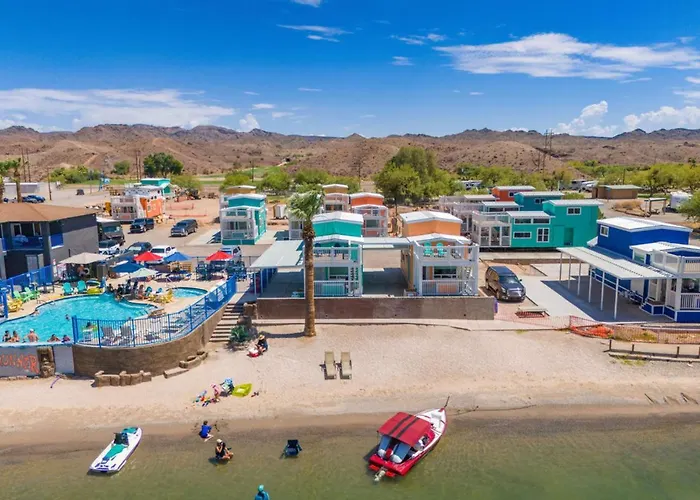 Holiday home Rockstar | Private Hot Tub | Deluxe River Views At Roadrunner *