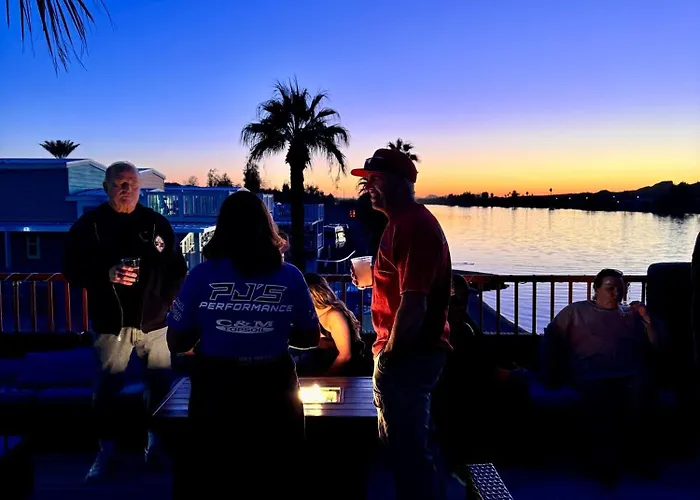 Holiday home Rockstar | Private Hot Tub | Deluxe River Views At Roadrunner Parker